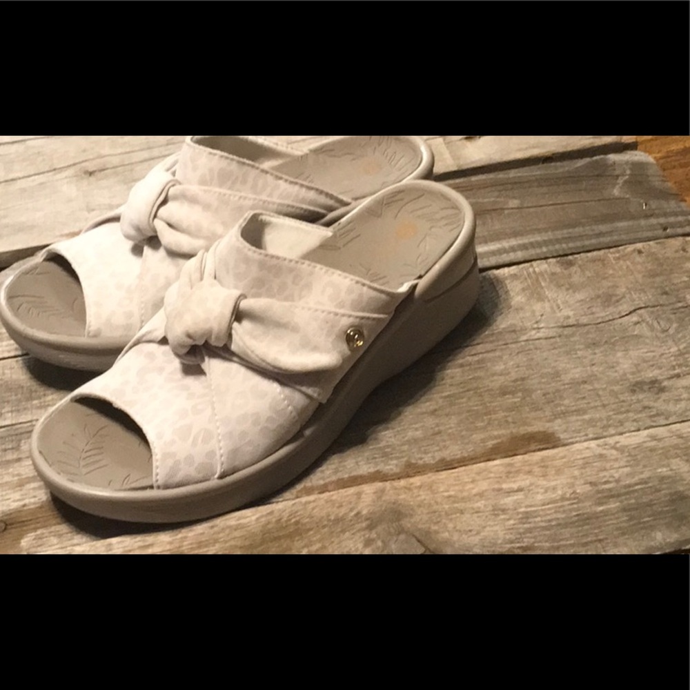 Bzees sandals 9.5 womens